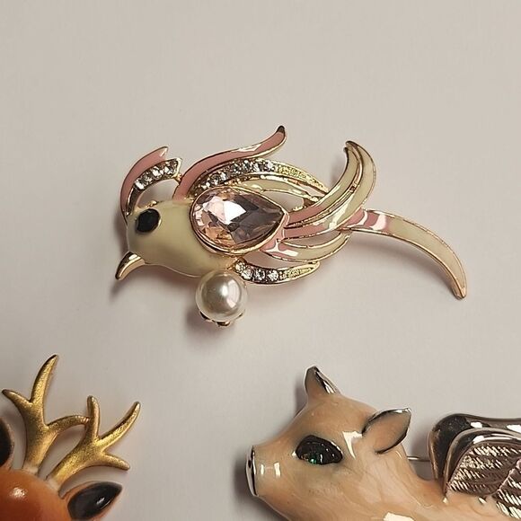 Vintage Whimsical Metal Animal Brooches Pig Deer Walrus Fish Bird - Picture 3 of 9
